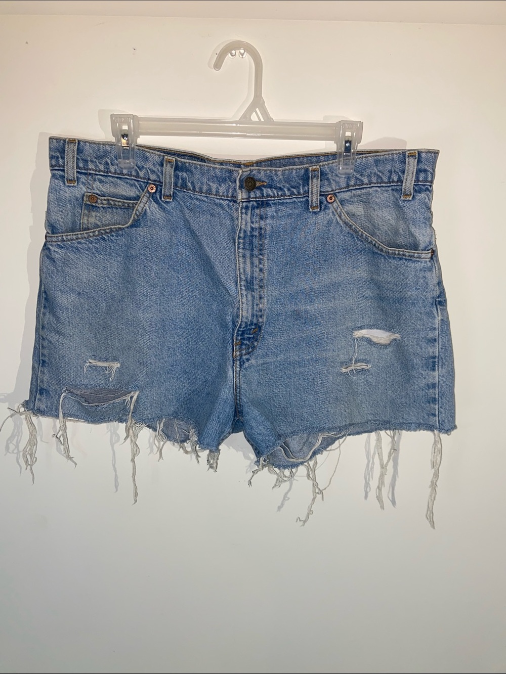 Vintage Orange Tab Levi’s Light Wash Distressed Cut Off Jean Shorts Size 38